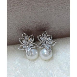 パールピアス 新品(ピアス)