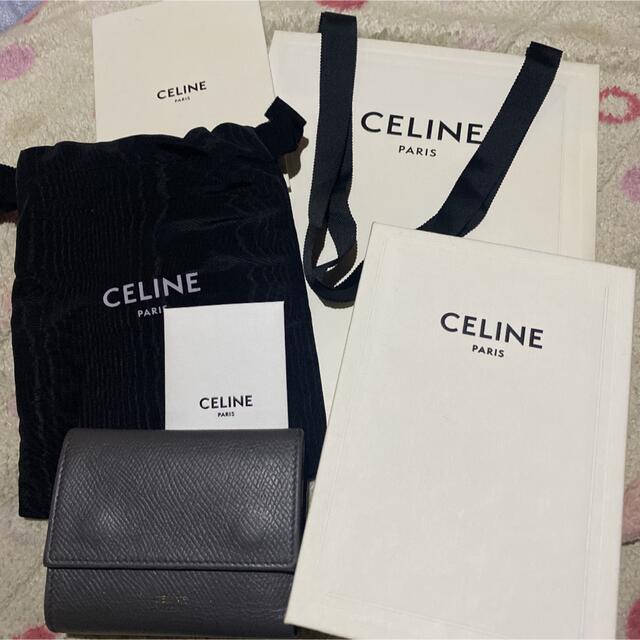 CELINE スモールトリフォールドウォレット グレインドカーフスキン グレー