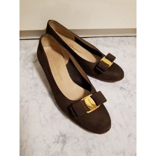 サルヴァトーレフェラガモ(Salvatore Ferragamo)のフェラガモ　パンプス　ブラウン　スエード(ハイヒール/パンプス)