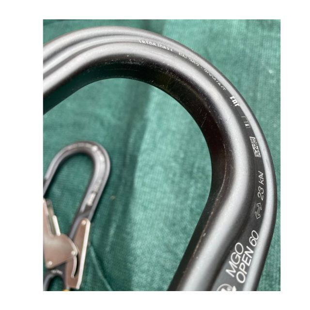 PETZL(ペツル)のペツル フルハーネス型墜落制止用器具セット スポーツ/アウトドアのスポーツ/アウトドア その他(その他)の商品写真