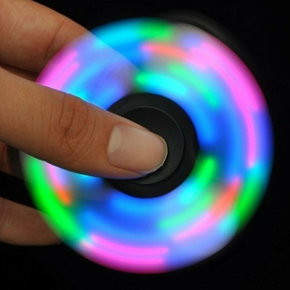 【新品】ハンドスピナー Bluetooth スピーカー付 LEDで光る【送料込】(知育玩具)