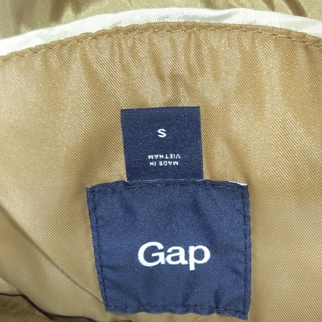 GAP(ギャップ)のGAPギャップ★フード付ダウンベスト★S★used レディースのジャケット/アウター(ダウンベスト)の商品写真