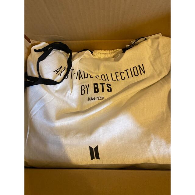 防弾少年団(BTS)(ボウダンショウネンダン)のジョングク パーカー ARMYST ZIP-UP HOODY [BLACK] メンズのトップス(パーカー)の商品写真