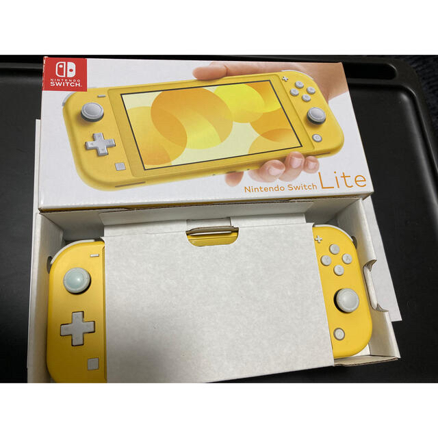 Nintendo Switch(ニンテンドースイッチ)のNintendo Switch Lite イエロー 本体　クリーニング済 エンタメ/ホビーのゲームソフト/ゲーム機本体(家庭用ゲーム機本体)の商品写真