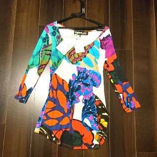 デシグアル(DESIGUAL)のデジグアルの長袖　Ｍサイズ　未使用(カットソー(長袖/七分))