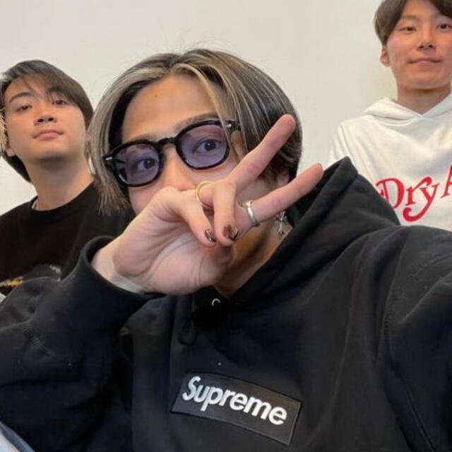 supreme the crow パーカー コムドットやまと ブラック-