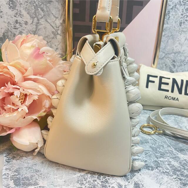 FENDI✩.*希少フラワーモチーフ ミニ ピーカブー★ショルダー＆ハンドバッグレディース