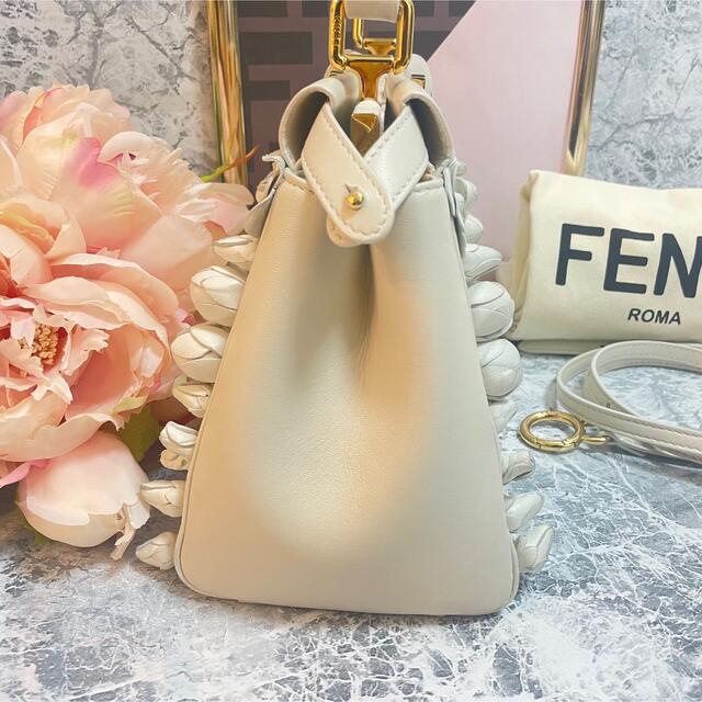 FENDI✩.*希少フラワーモチーフ ミニ ピーカブー★ショルダー＆ハンドバッグレディース