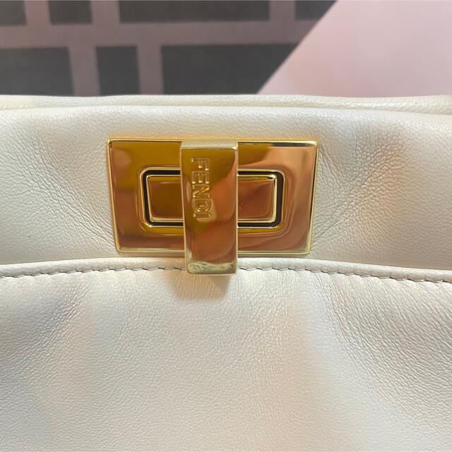 FENDI✩.*美品！！希少フラワーモチーフ ミニ ピーカブー★ハンドバッグ