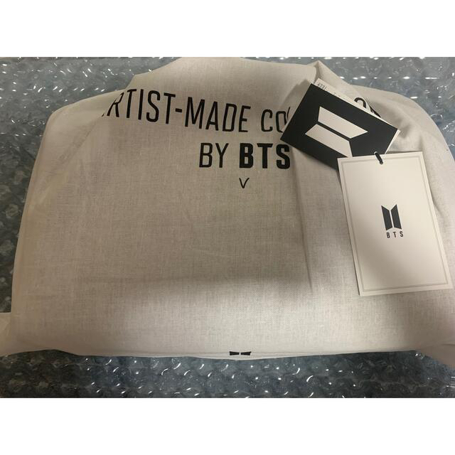 防弾少年団(BTS)(ボウダンショウネンダン)のBTS V MUTE BOSTON BAG テテ テヒョン ボストンバッグ レディースのバッグ(ボストンバッグ)の商品写真