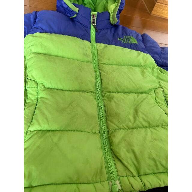 THE NORTH FACE(ザノースフェイス)のノースフェイス　キッズ　ダウンジャケット　100 グリーン キッズ/ベビー/マタニティのキッズ服男の子用(90cm~)(ジャケット/上着)の商品写真