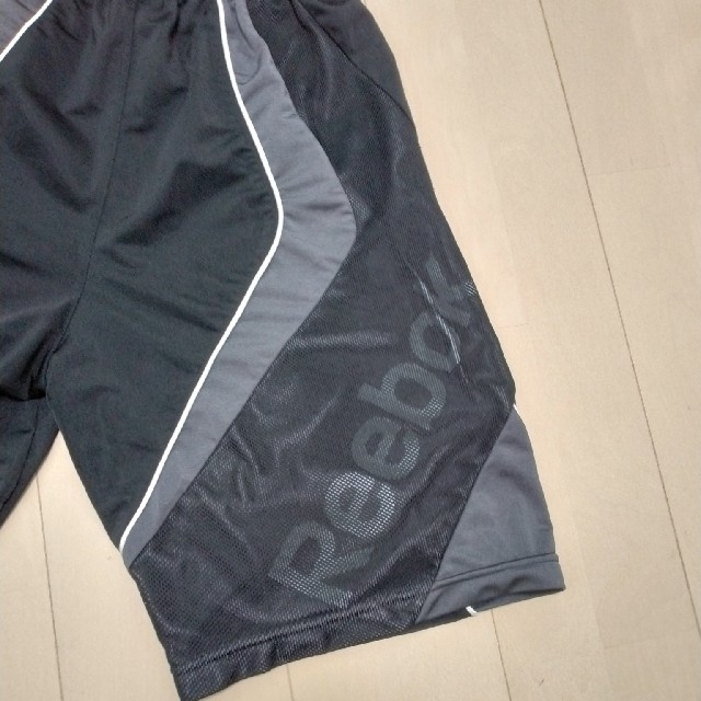 Reebok(リーボック)のReebokハーフパンツ スポーツ/アウトドアのスポーツ/アウトドア その他(バスケットボール)の商品写真