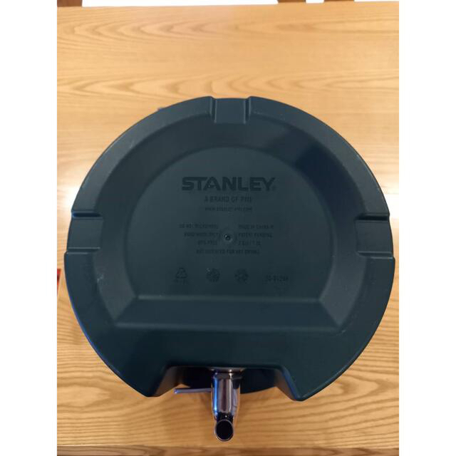 Stanley(スタンレー)のSTANLEY ウォータージャグ(緑) 7.5L スポーツ/アウトドアのアウトドア(調理器具)の商品写真