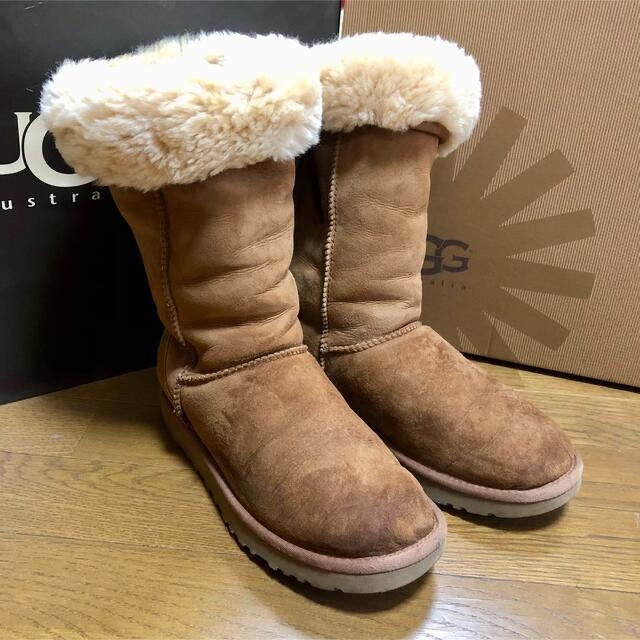 UGG(アグ)の正規品　UGG®︎  クラシックトール　送料込み レディースの靴/シューズ(ブーツ)の商品写真