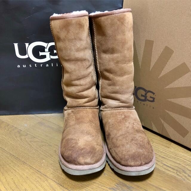 UGG(アグ)の正規品　UGG®︎  クラシックトール　送料込み レディースの靴/シューズ(ブーツ)の商品写真