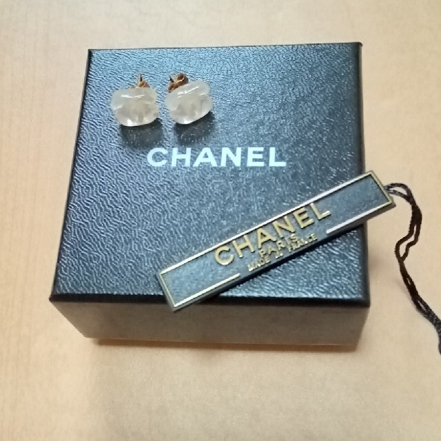 CHANEL(シャネル)の正規品シャネルCHANELココcocピアスローズクォーツ風ピアスグッチAHKAH レディースのアクセサリー(ピアス)の商品写真