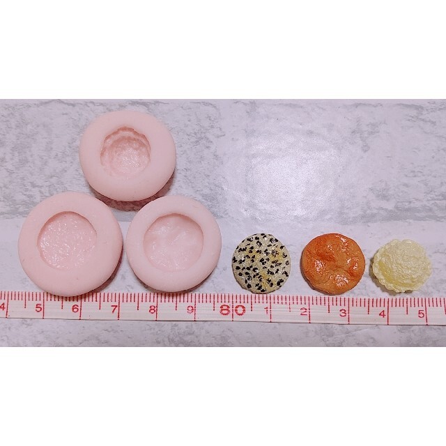 シリコン型☆煎餅3種セット ハンドメイドの素材/材料(各種パーツ)の商品写真