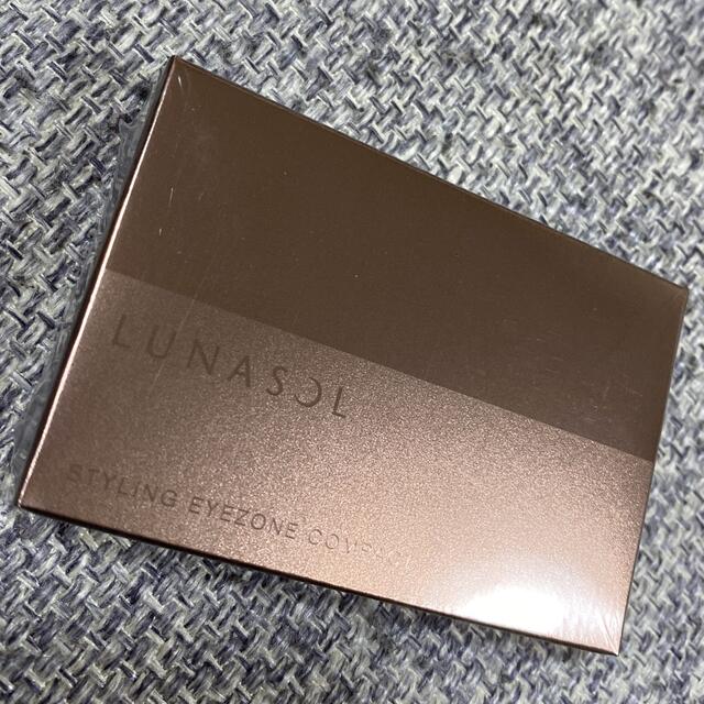 LUNASOL(ルナソル)のルナソル　スタイリングアイゾーンコンパクト 01 コスメ/美容のベースメイク/化粧品(パウダーアイブロウ)の商品写真