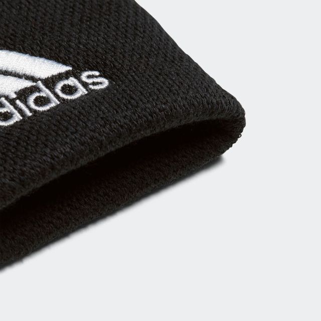 adidas(アディダス)の★新品★　adidas　リストバンド スモール スポーツ/アウトドアのテニス(ウェア)の商品写真