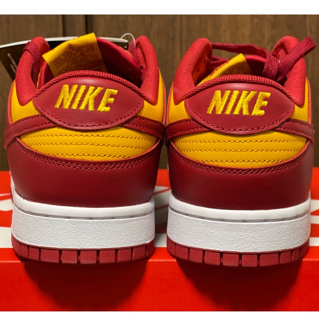 NIKE(ナイキ)のNIKE Dunk Low Championship Gold  メンズの靴/シューズ(スニーカー)の商品写真