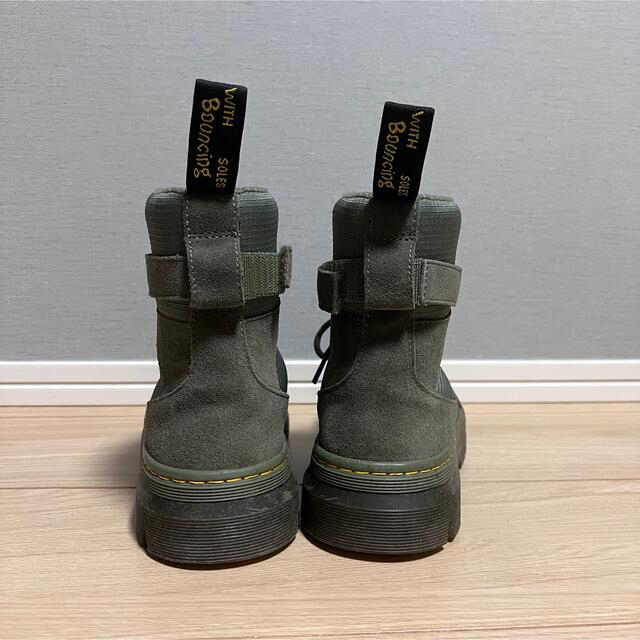 Dr.Martens(ドクターマーチン)のDr.Martens TRACT COMBS TECH KHAKI レディースの靴/シューズ(ブーツ)の商品写真