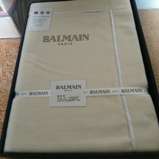 バルマン(BALMAIN)の綿毛布！(毛布)
