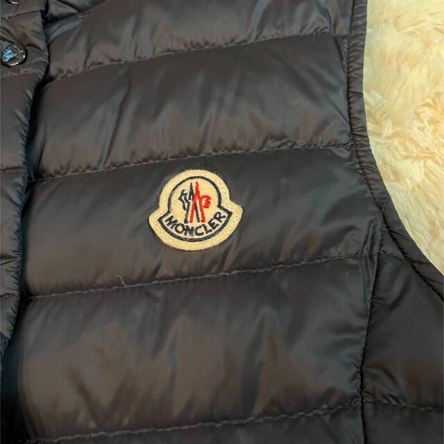 MONCLER(モンクレール)のモンクレール キッズダウンベスト S 収納袋付き レディースのジャケット/アウター(ダウンベスト)の商品写真