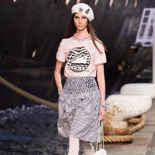 シャネル(CHANEL)のCHANEL♥️シャネルスカート2019クルーズ　ラ・パウザ♥️未使用(ひざ丈スカート)