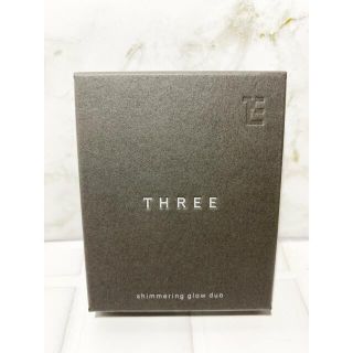 スリー(THREE)の♡新品未開封♡即日発送♡THREE シマリング グローデュオ 01 6.8g(チーク)