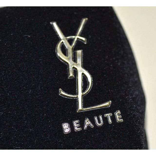 Yves Saint Laurent Beaute(イヴサンローランボーテ)のYslpg 新品未使用本物　YSL イヴサンローラン　ノベルティポーチ レディースのファッション小物(ポーチ)の商品写真