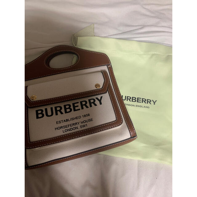 BURBERRY(バーバリー)の【訳アリ】Burberry ミニ ツートン キャンバス&レザー ポケットバッグ レディースのバッグ(ハンドバッグ)の商品写真