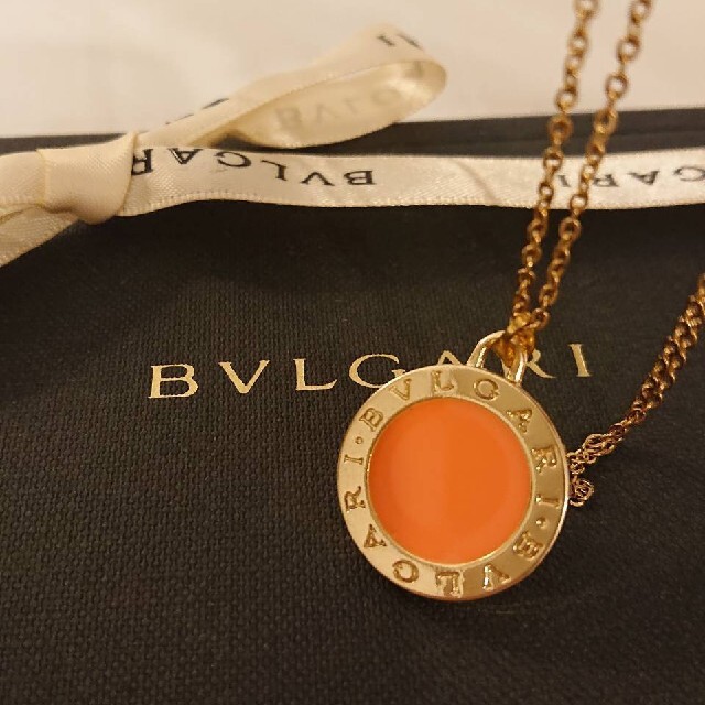 【正規 未使用】BVLGARI ビッグロゴ刻印ピンクゴールドチャーム ネックレス