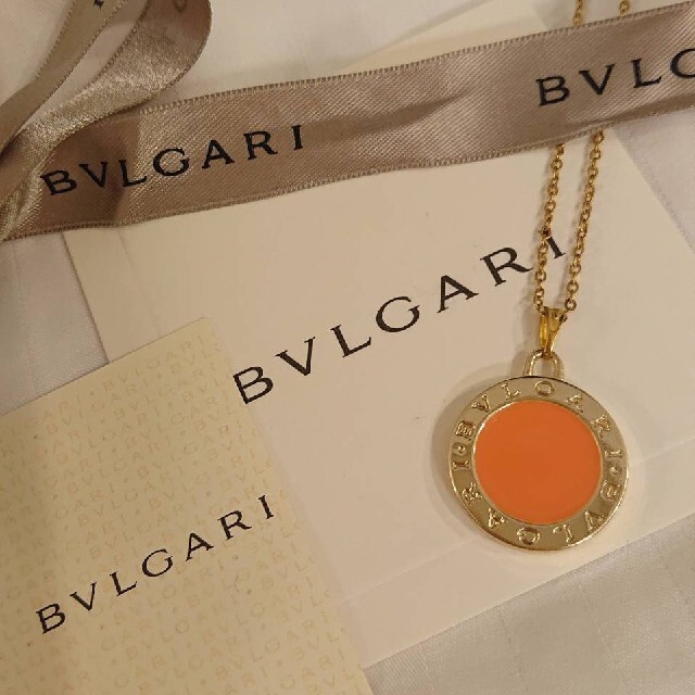 【正規 未使用】BVLGARI ビッグロゴ刻印ピンクゴールドチャーム ネックレス