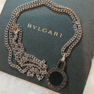 ブルガリ(BVLGARI)の【正規 未使用】BVLGARI ロゴ刻印パドロックチャーム ネックレス ペンダン(ネックレス)