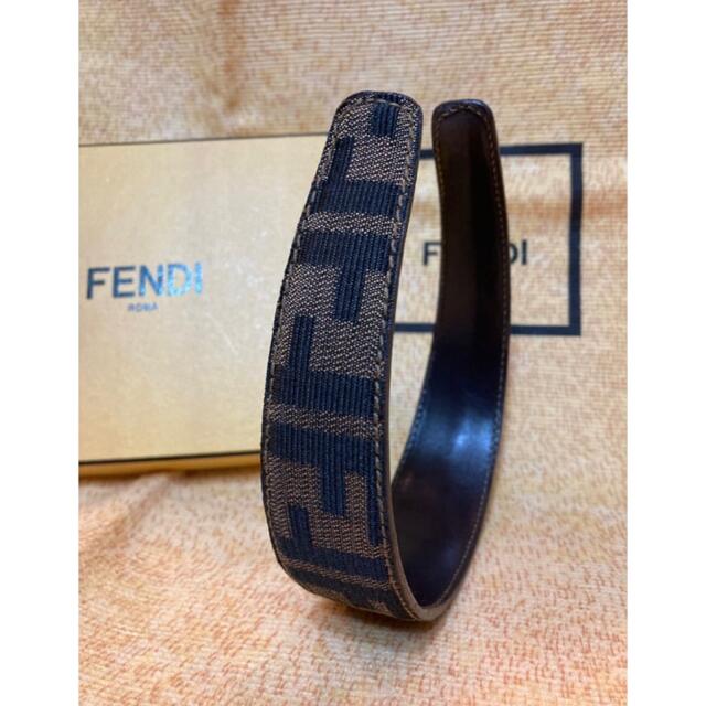 FENDI(フェンディ)の【最終価格】廃盤　FENDI  カチューシャ　人気　FF柄　新品　ヴィンテージ レディースのヘアアクセサリー(カチューシャ)の商品写真