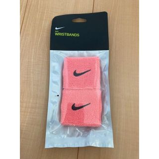 ナイキ(NIKE)のナイキ　リストバンド　ピンク　オレンジ　2個入り(トレーニング用品)