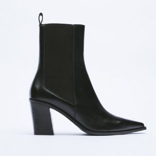 ザラ(ZARA)の新品未使用 ZARA レザーショートブーツ size 35 22.8cm ザラ(ブーツ)