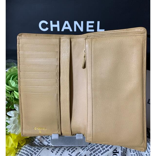 CHANEL(シャネル)のシャネル、キャビアスキン、COCOボタン長財布、ベージュ レディースのファッション小物(財布)の商品写真