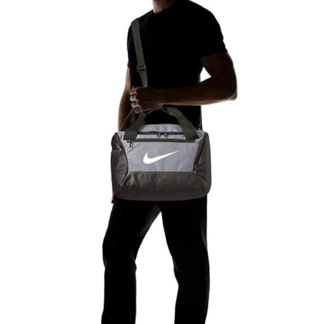 NIKE(ナイキ)の新品激安　NIKE ナイキ ブラジリア ダッフルバッグちょうどいいサイズ（XS） メンズのバッグ(ボストンバッグ)の商品写真