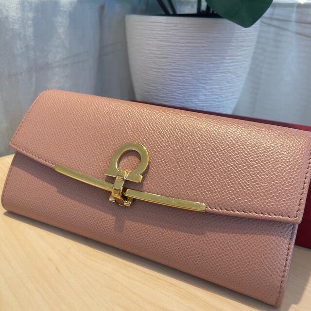 美品/箱付き】本物保証 Ferragamo フェラガモ 長財布 人気シリーズ - 財布