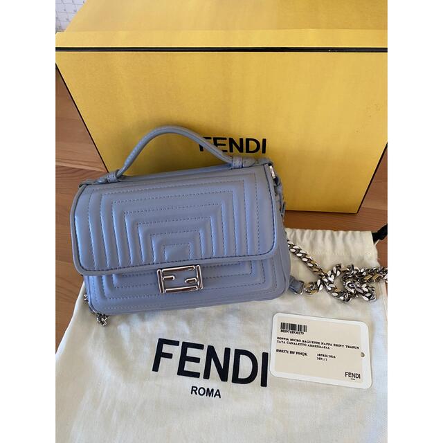 最高級 FENDI FENDIマイクロバスケットチェーンショルダーバッグ