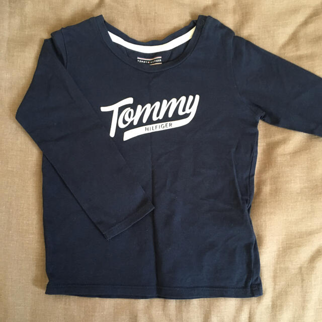 TOMMY HILFIGER(トミーヒルフィガー)のTOMMY 長袖Tシャツ キッズ/ベビー/マタニティのベビー服(~85cm)(Ｔシャツ)の商品写真