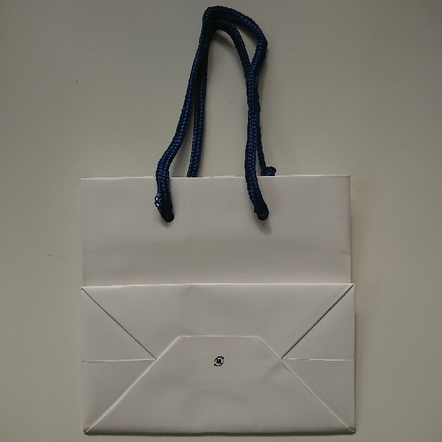 4℃(ヨンドシー)の4℃ 紙袋 1枚 小型 レディースのバッグ(ショップ袋)の商品写真
