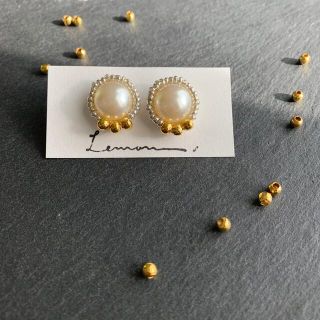 パールピアス　ゴールドピアス(ピアス)