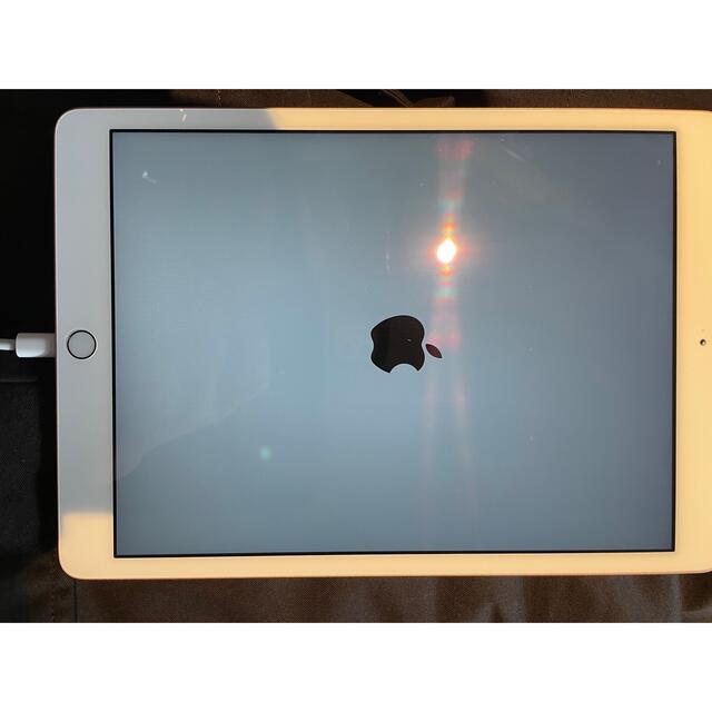 APPLE iPad Wi-Fi 32GB 2020 GD スマホ/家電/カメラのPC/タブレット(タブレット)の商品写真