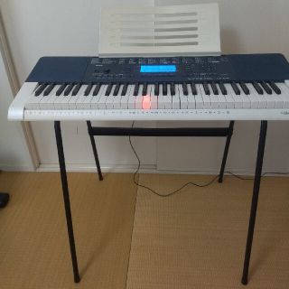 カシオ(CASIO)のカシオ　キーボード　LK-215　スタンド付(電子ピアノ)