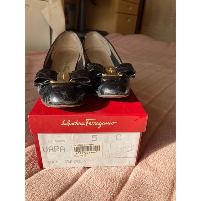 Salvatore Ferragamo(サルヴァトーレフェラガモ)のフェラガモ　フラットシューズ　クロコ レディースの靴/シューズ(バレエシューズ)の商品写真