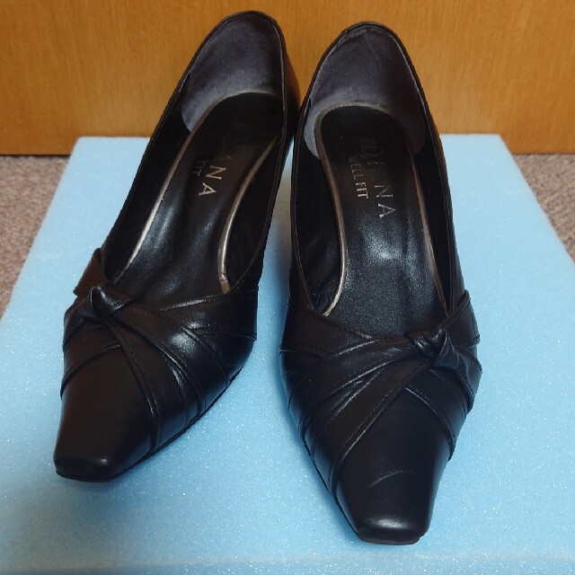 DIANA(ダイアナ)のダイアナ　ポインテッドトゥパンプス レディースの靴/シューズ(ハイヒール/パンプス)の商品写真