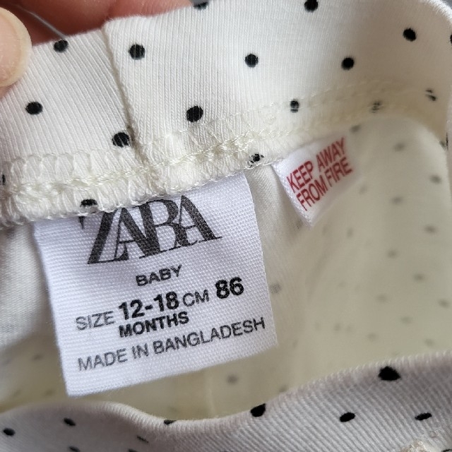 ZARA KIDS(ザラキッズ)の❤ZARA ドットレギンス❤ キッズ/ベビー/マタニティのベビー服(~85cm)(パンツ)の商品写真