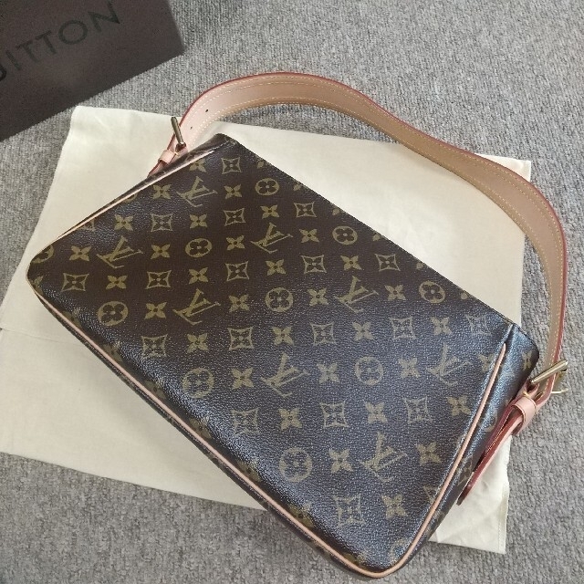 LOUIS VUITTON ショルダーバッグ